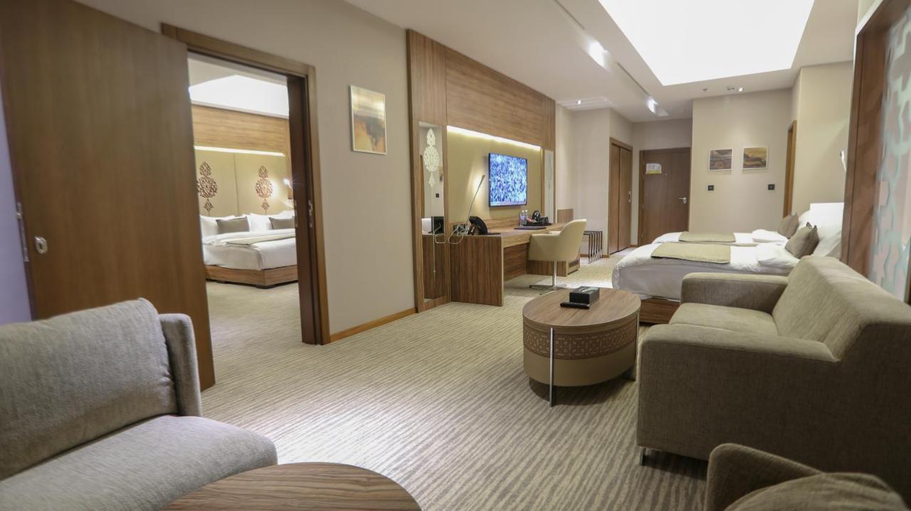 V Boutique Hotel Jeddah Exterior photo