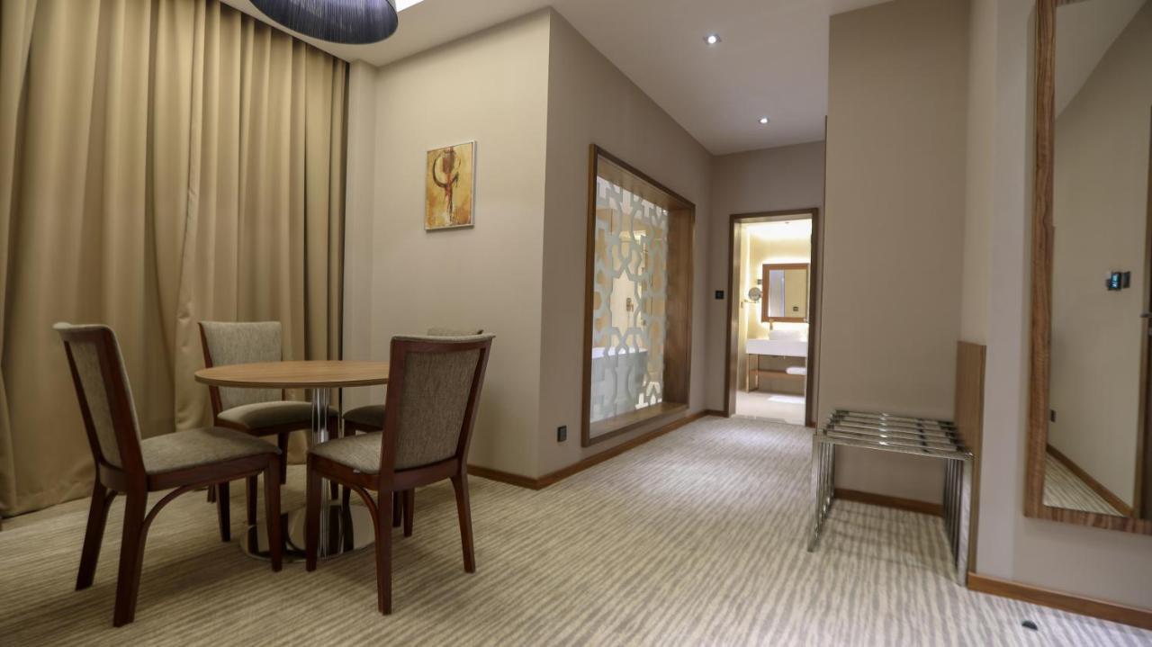 V Boutique Hotel Jeddah Exterior photo
